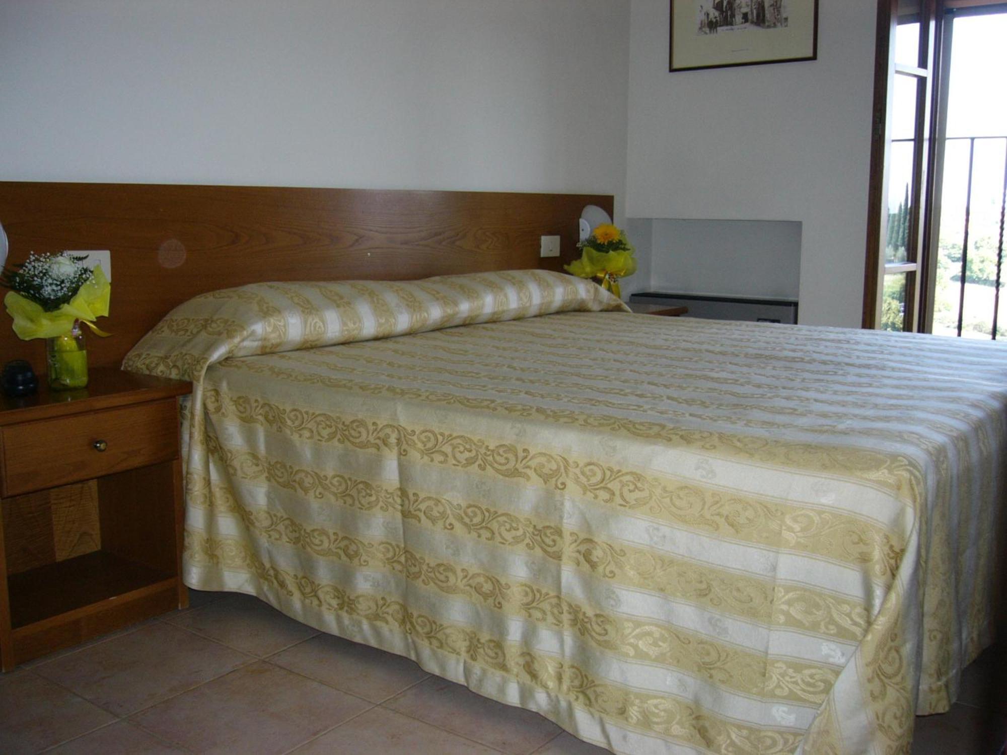 Albergo La Foresteria Беттолле Екстер'єр фото