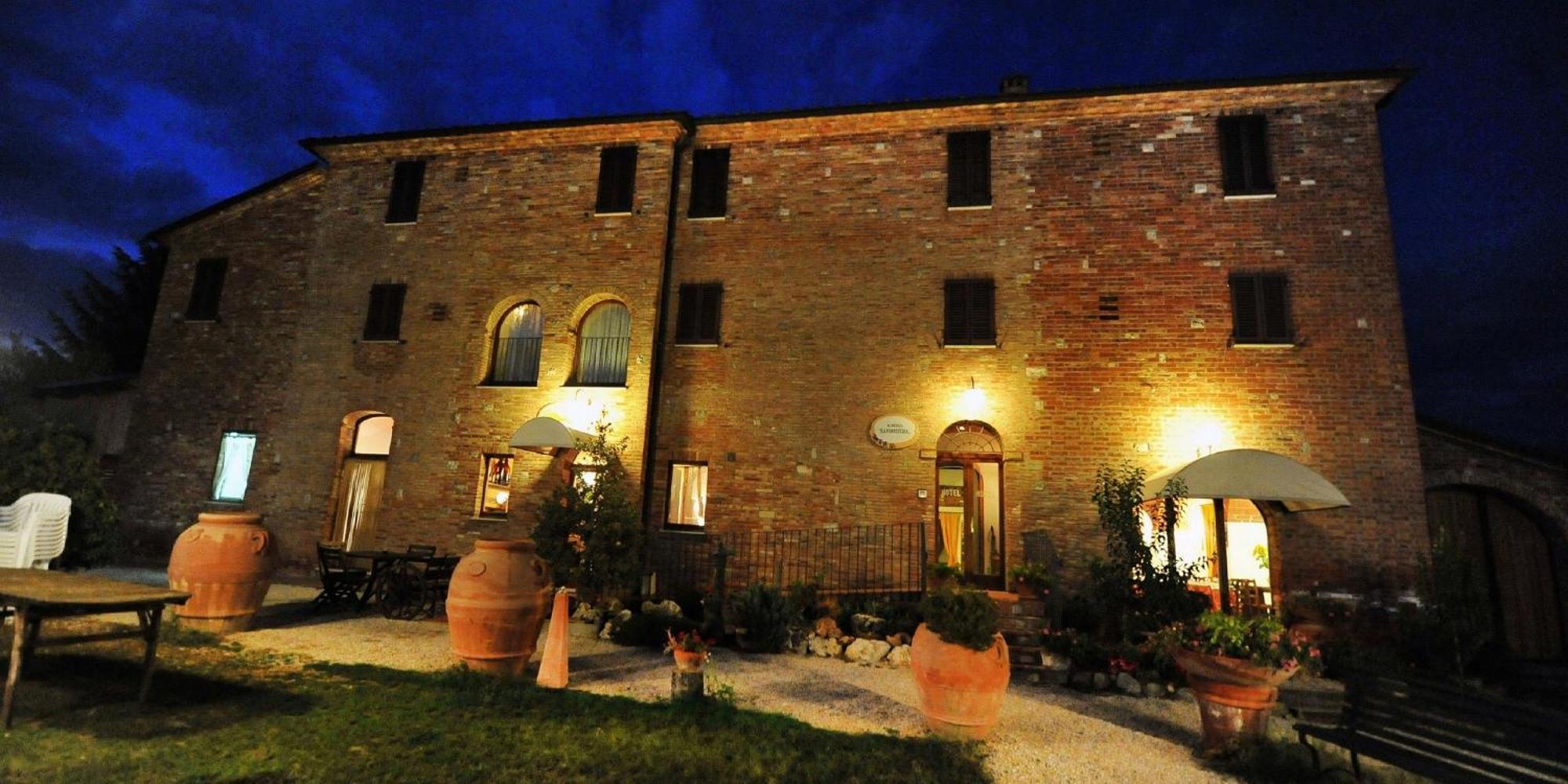 Albergo La Foresteria Беттолле Екстер'єр фото