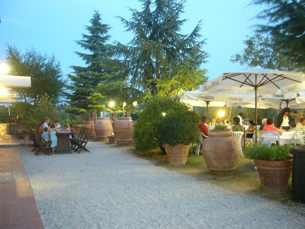 Albergo La Foresteria Беттолле Екстер'єр фото