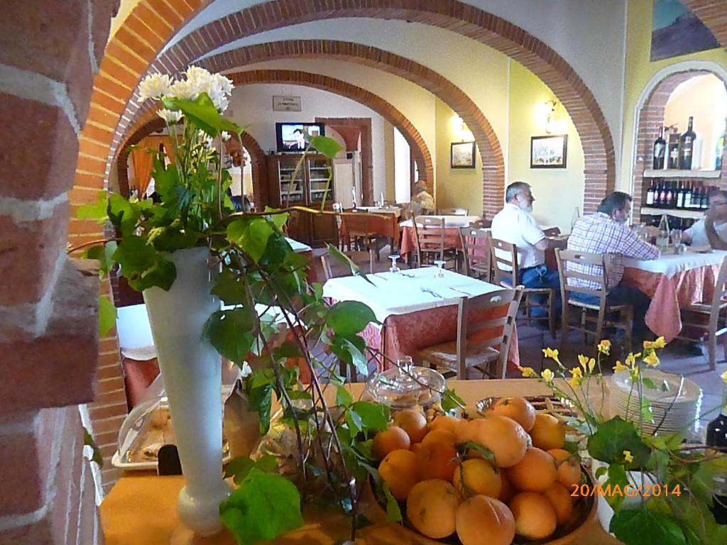 Albergo La Foresteria Беттолле Екстер'єр фото